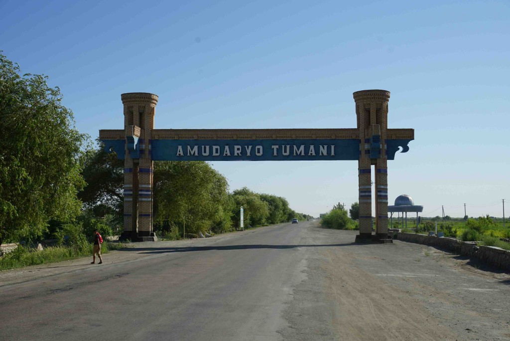 The road to Khiva marks the start of the irrigated land around the Amu Darya river, a.k.a the Oxus