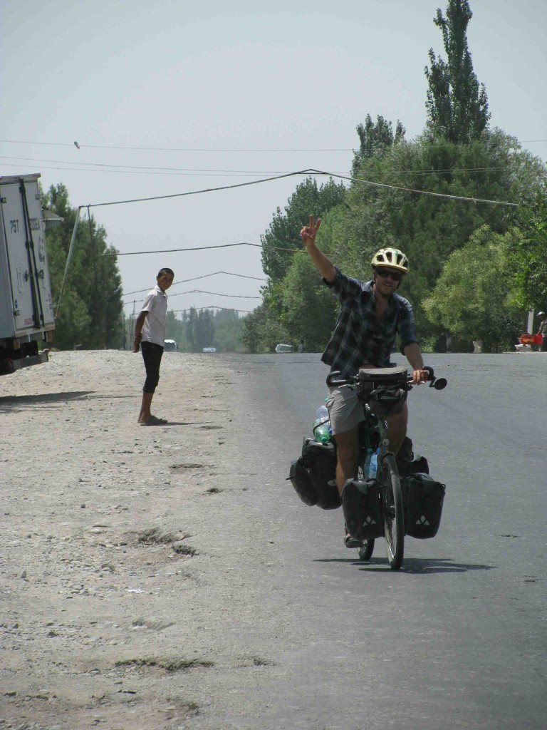 Approaching Denau, Uzbekistan. Photo credit: R.Holtman