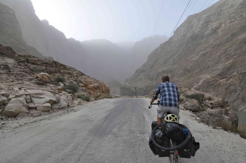 Early start on the last big (120km) day to Khorog. Photo credit: T.Mourait