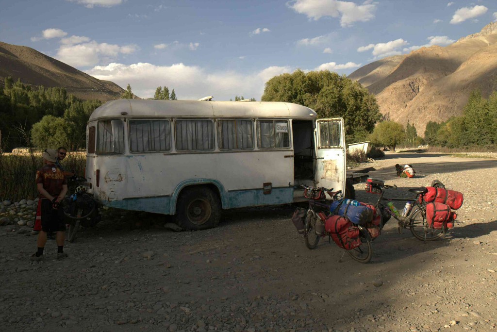 The magic bus shop in Langar. Photo credit: S.Kaczmarczyk