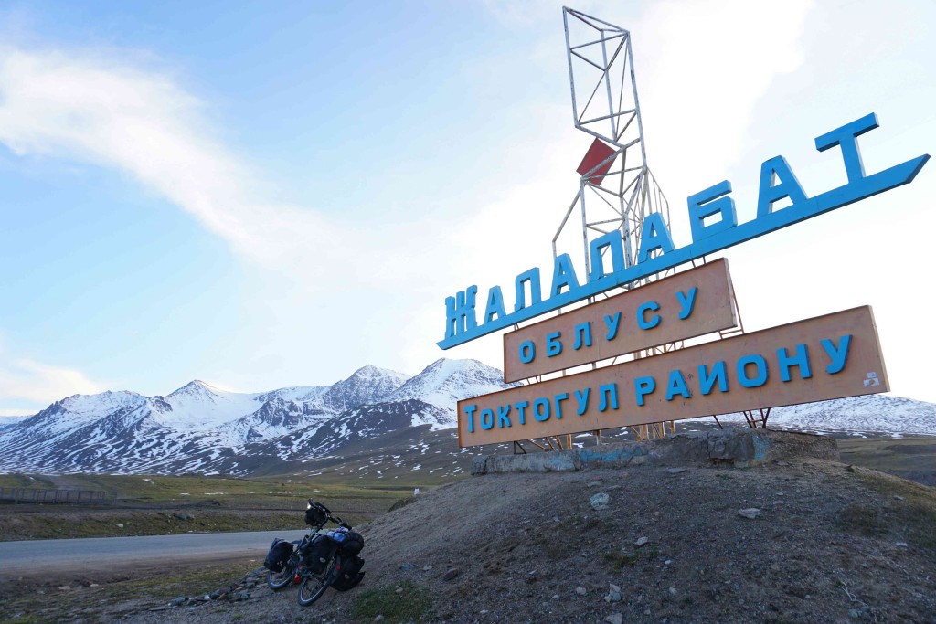 Top of the Ala Bel pass, between Toktogul and Bishkek
