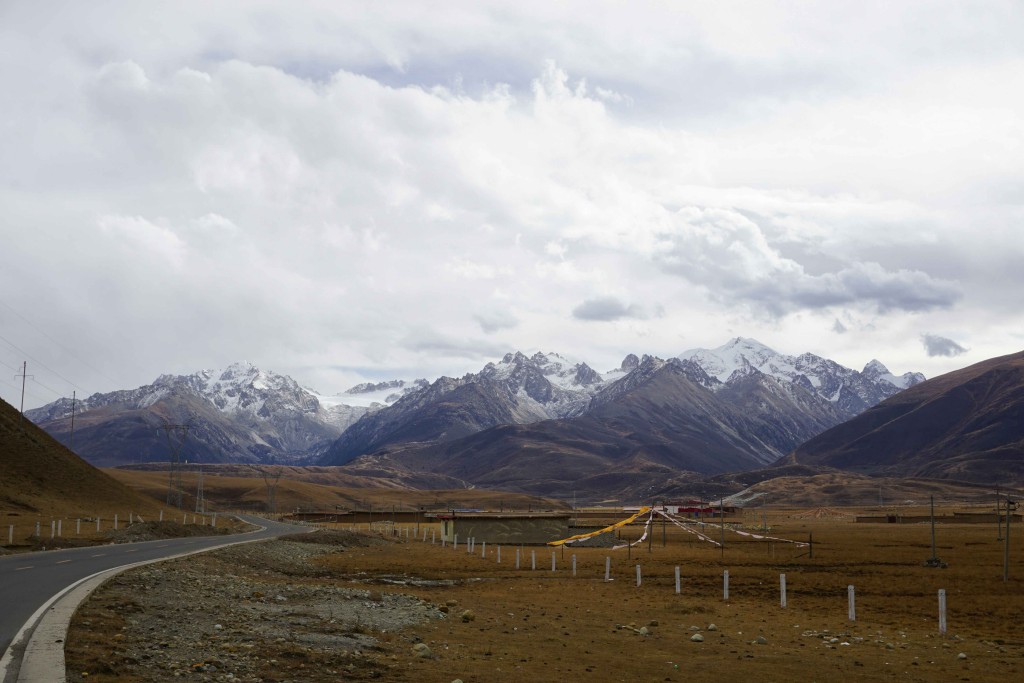 Approaching Zhuqing, Sichuan