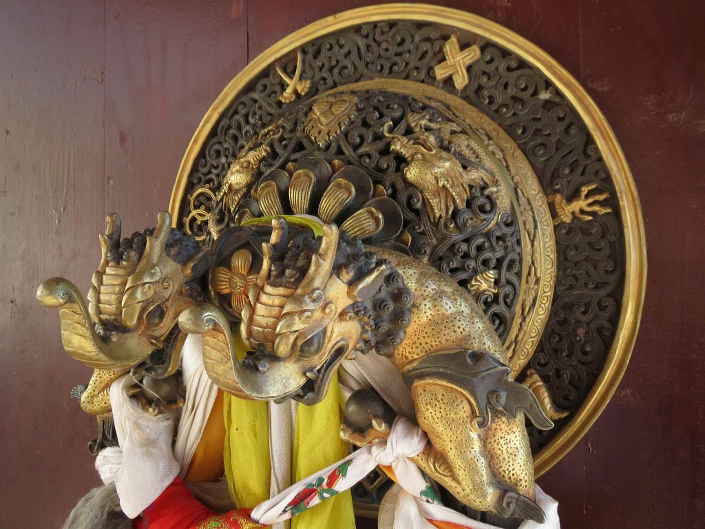 Door handle in Litang gompe (monastery).