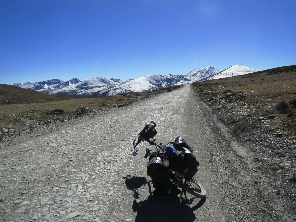 Up the road to from Litang to Sangdui.