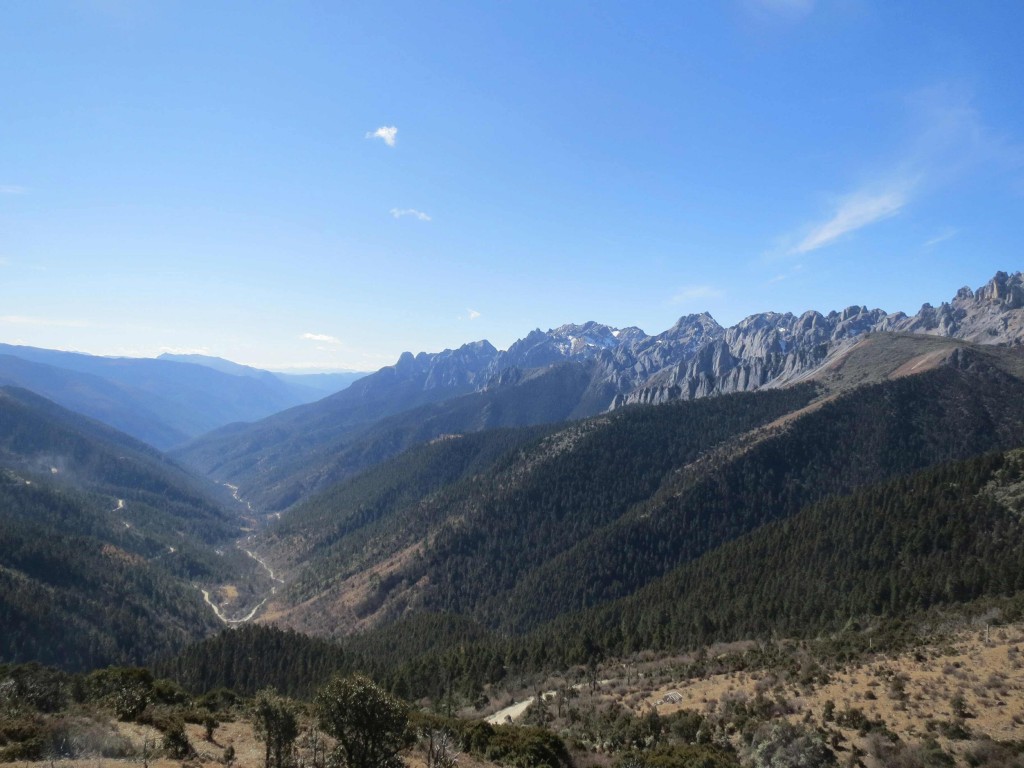 The Sichuan/Yunnan border at 4500m.