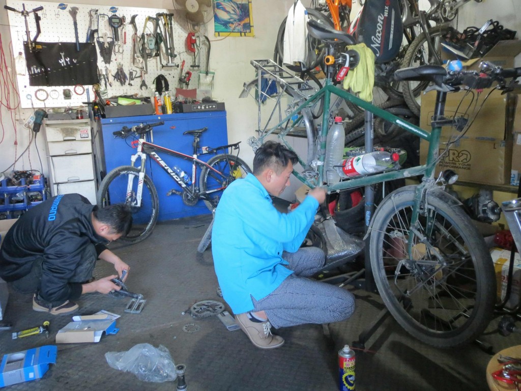 Getting a new chainset and bottom bracket in Kunming