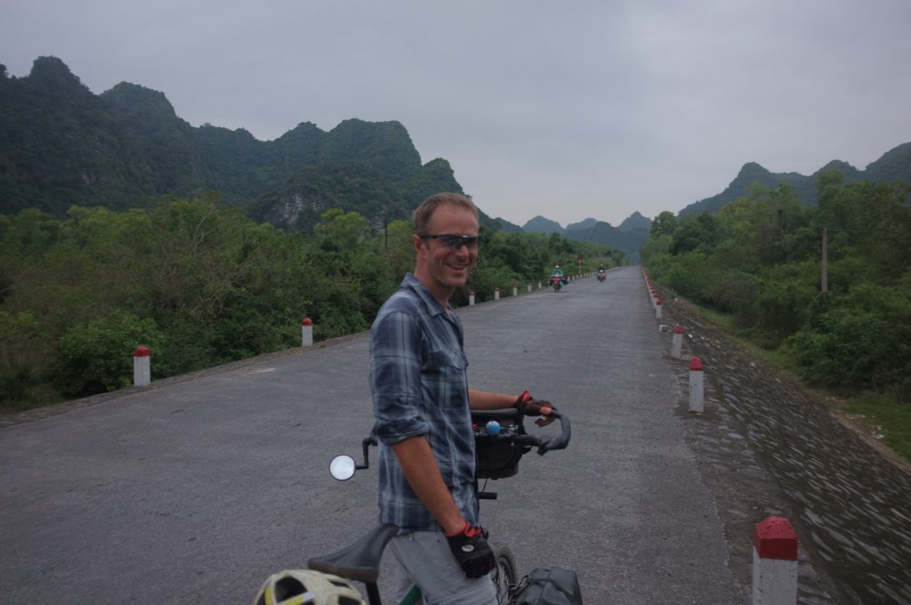 Crossing Cat Ba island