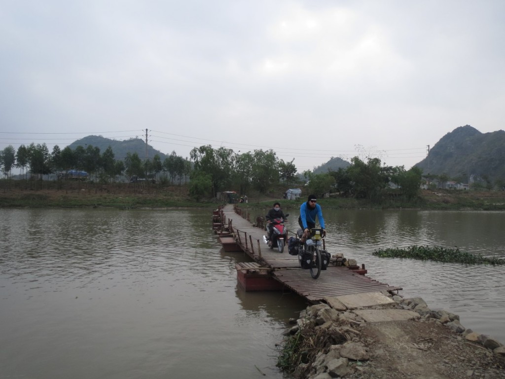 Pontoon bridge in northern Vietnam